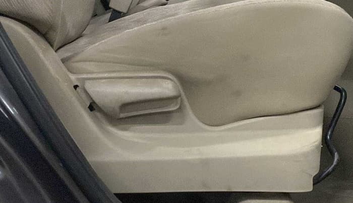 2015 Maruti Ertiga VXI, Petrol, Manual, 28,492 km, Driver Side Adjustment Panel