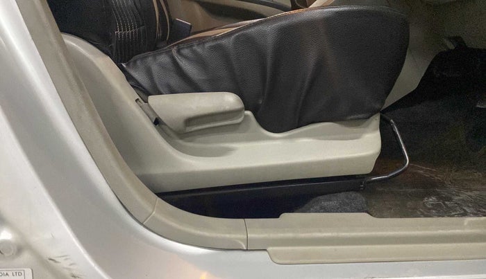 2016 Maruti Celerio ZXI, Petrol, Manual, 79,320 km, Driver Side Adjustment Panel