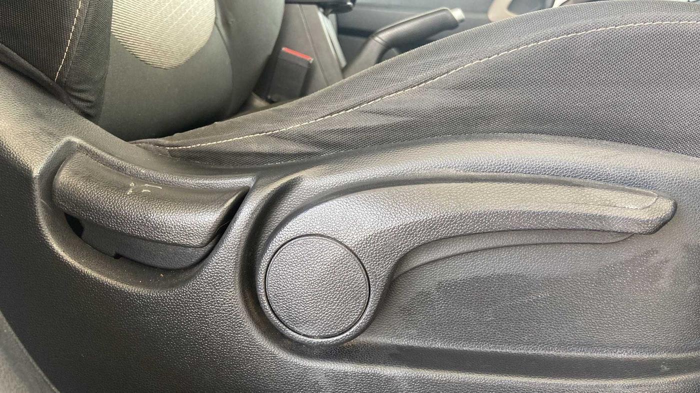 2015 Hyundai Creta SX PLUS 1.6 PETROL, Petrol, Manual, 1,01,468 km, Driver Side Adjustment Panel