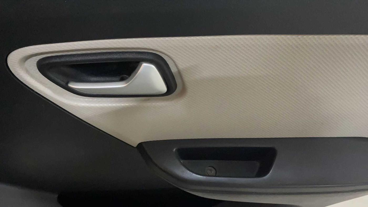 2019 Maruti Alto LXI, Petrol, Manual, 16,190 km, Driver Side Door Panels Control