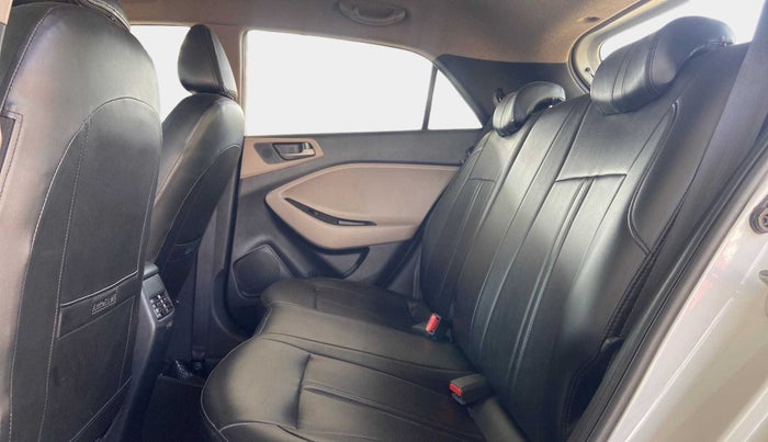 2017 Hyundai Elite i20 ASTA 1.2 (O), Petrol, Manual, 42,348 km, Right Side Rear Door Cabin