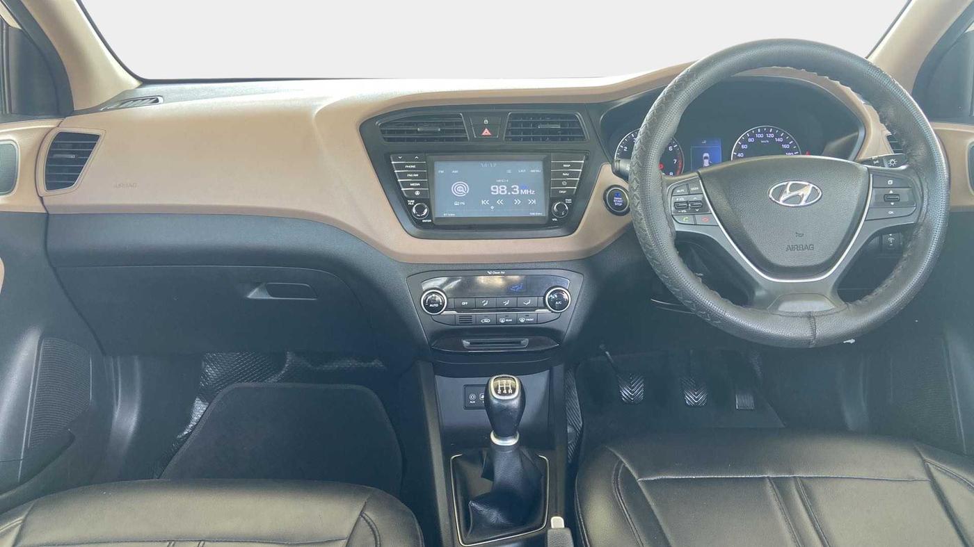 2017 Hyundai Elite i20 ASTA 1.2 (O), Petrol, Manual, 42,348 km, Dashboard