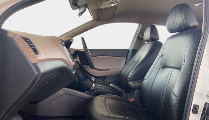2017 Hyundai Elite i20 ASTA 1.2 (O), Petrol, Manual, 42,348 km, Right Side Front Door Cabin