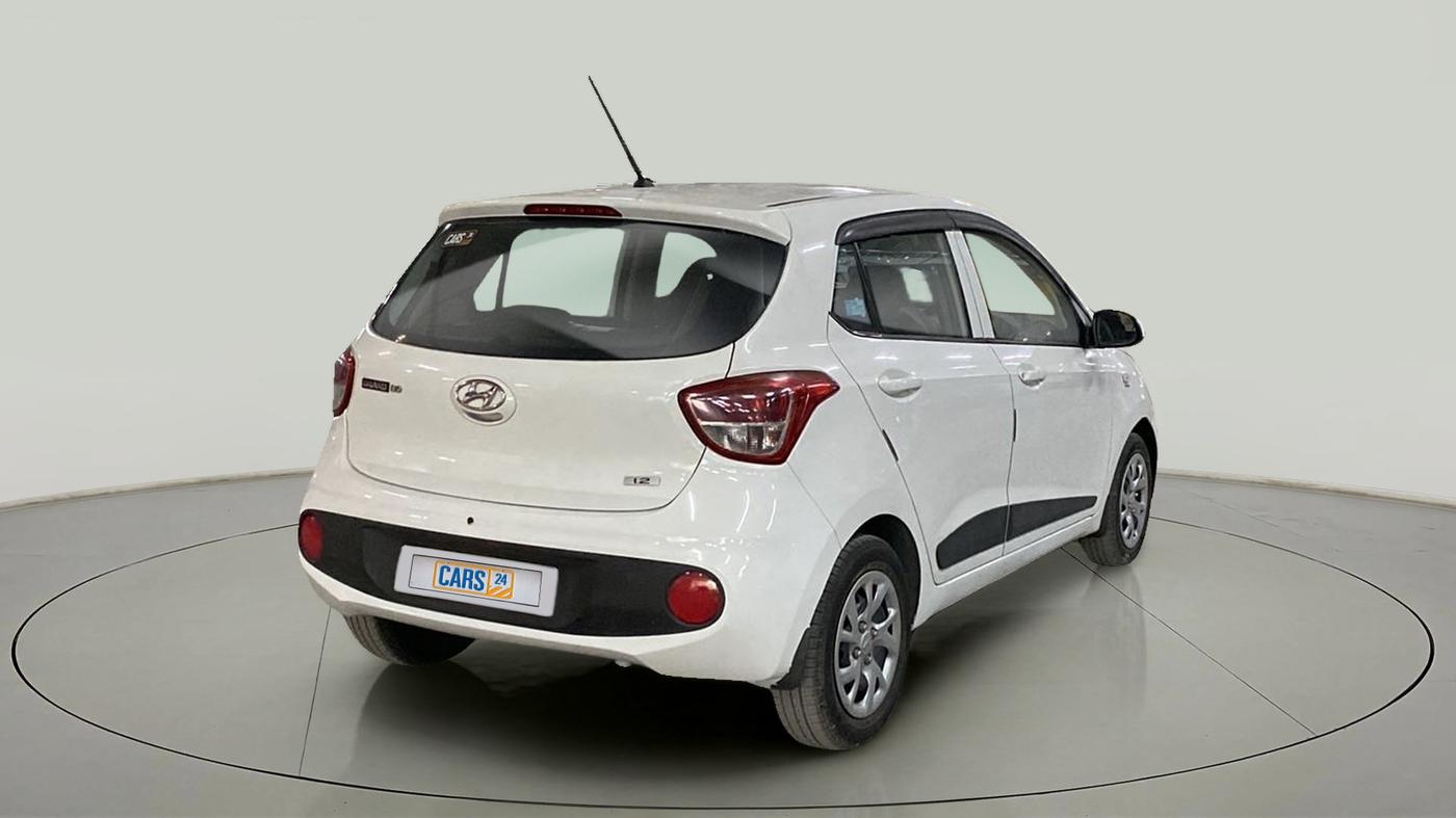 2017 Hyundai Grand i10 MAGNA 1.2 KAPPA VTVT, Petrol, Manual, 61,777 km, Right Back Diagonal
