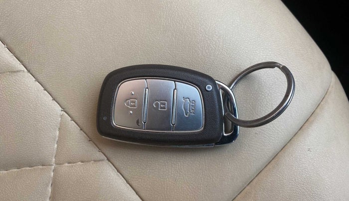 2014 Hyundai Grand i10 ASTA AT 1.2 KAPPA VTVT, Petrol, Automatic, 42,314 km, Key Close Up