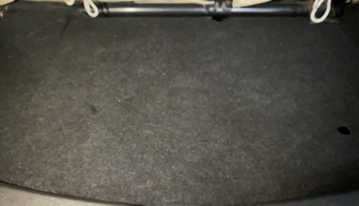 2016 Maruti Wagon R 1.0 LXI, Petrol, Manual, 55,623 km, Boot Inside