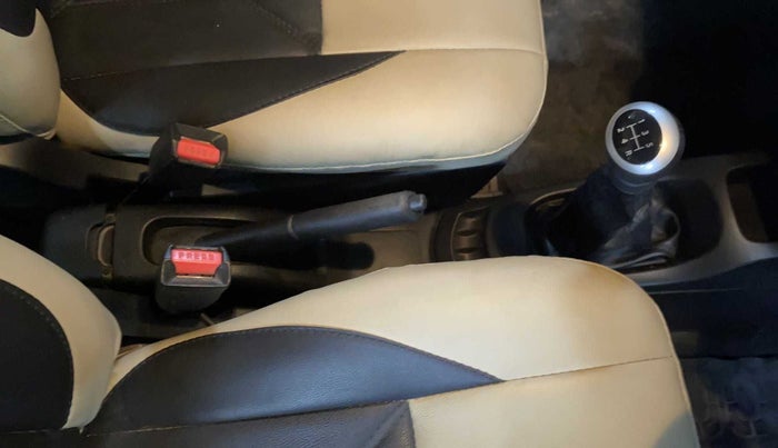 2016 Maruti Wagon R 1.0 LXI, Petrol, Manual, 55,623 km, Gear Lever
