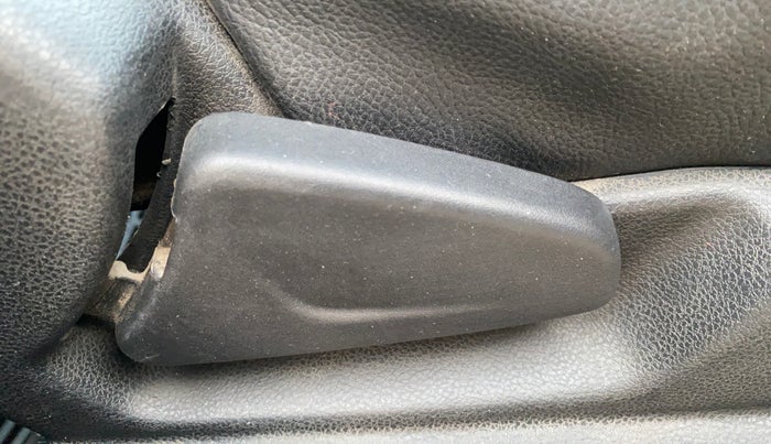 2017 Renault Kwid CLIMBER 1.0, Petrol, Manual, 1,12,993 km, Driver Side Adjustment Panel