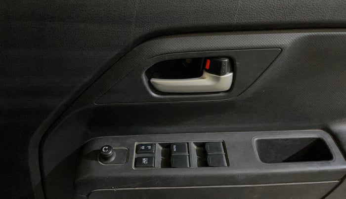 2020 Maruti New Wagon-R VXI 1.0, Petrol, Manual, 46,826 km, Driver Side Door Panels Control