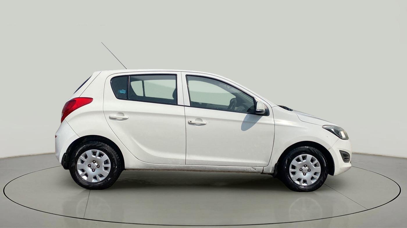 2013 Hyundai i20 MAGNA (O) 1.2, Petrol, Manual, 71,101 km, Right Side View