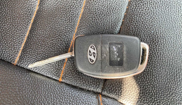 2013 Hyundai i20 MAGNA (O) 1.2, Petrol, Manual, 71,101 km, Key Close Up