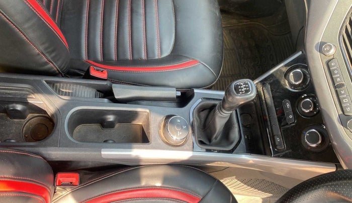 2020 Tata NEXON XM SUNROOF PETROL, Petrol, Manual, 25,621 km, Gear Lever