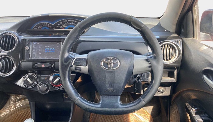 2015 Toyota Etios CROSS 1.4 VD, Diesel, Manual, 81,919 km, Steering Wheel Close Up