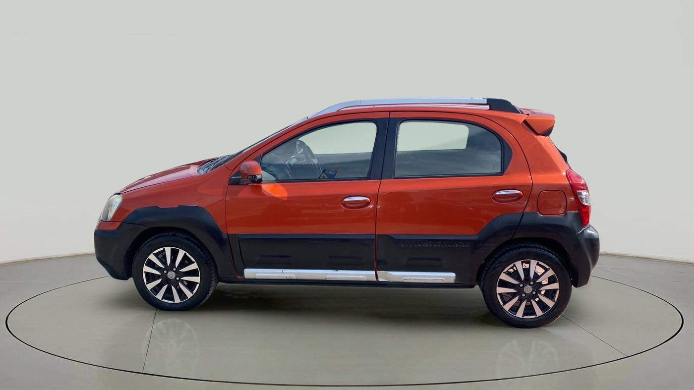 2015 Toyota Etios CROSS 1.4 VD, Diesel, Manual, 81,919 km, Left Side