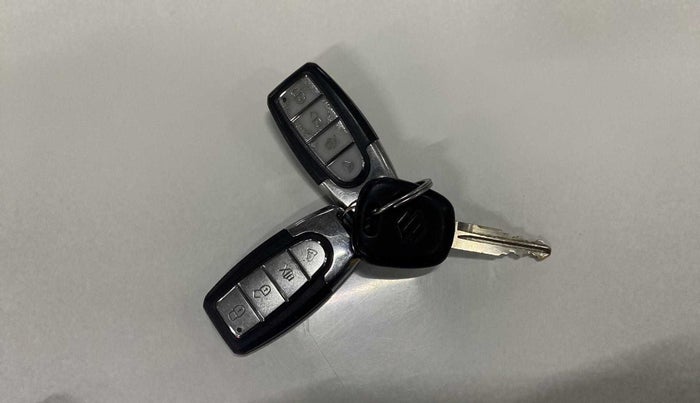 2015 Maruti Alto K10 VXI AMT, Petrol, Automatic, 45,286 km, Key Close Up