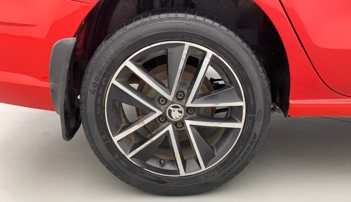 2018 Skoda Rapid STYLE 1.6 MPI AT, Petrol, Automatic, 11,298 km, Right Rear Wheel