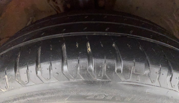 2018 Skoda Rapid STYLE 1.6 MPI AT, Petrol, Automatic, 11,298 km, Right Front Tyre Tread