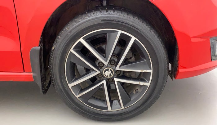 2018 Skoda Rapid STYLE 1.6 MPI AT, Petrol, Automatic, 11,298 km, Right Front Wheel