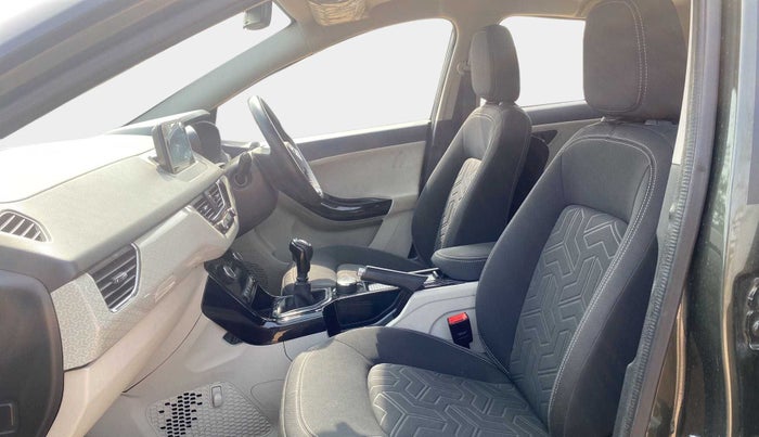 2020 Tata NEXON XZ PLUS (O) PETROL DUAL TONE, Petrol, Manual, 27,058 km, Right Side Front Door Cabin