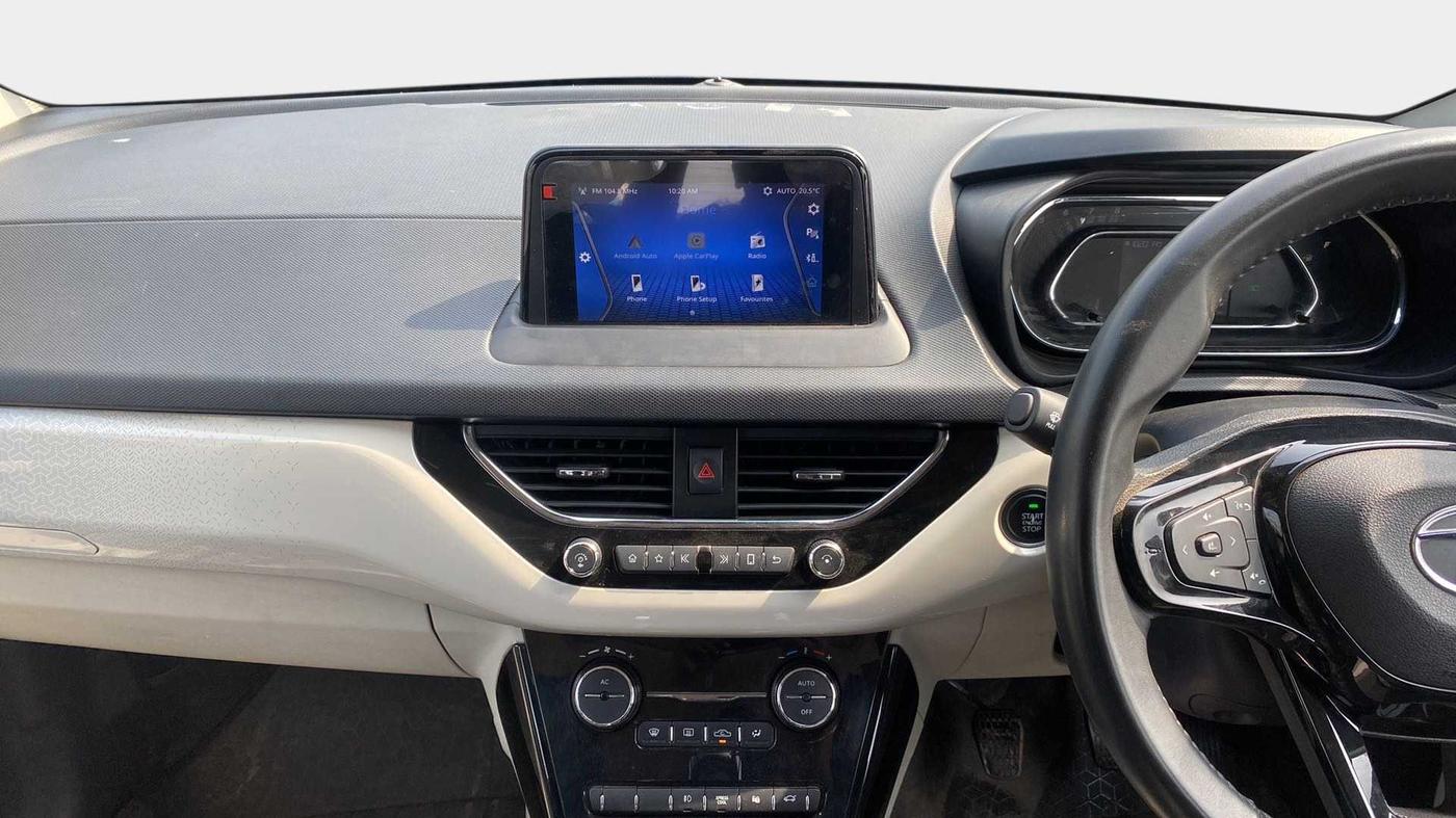2020 Tata NEXON XZ PLUS (O) PETROL DUAL TONE, Petrol, Manual, 27,058 km, Air Conditioner
