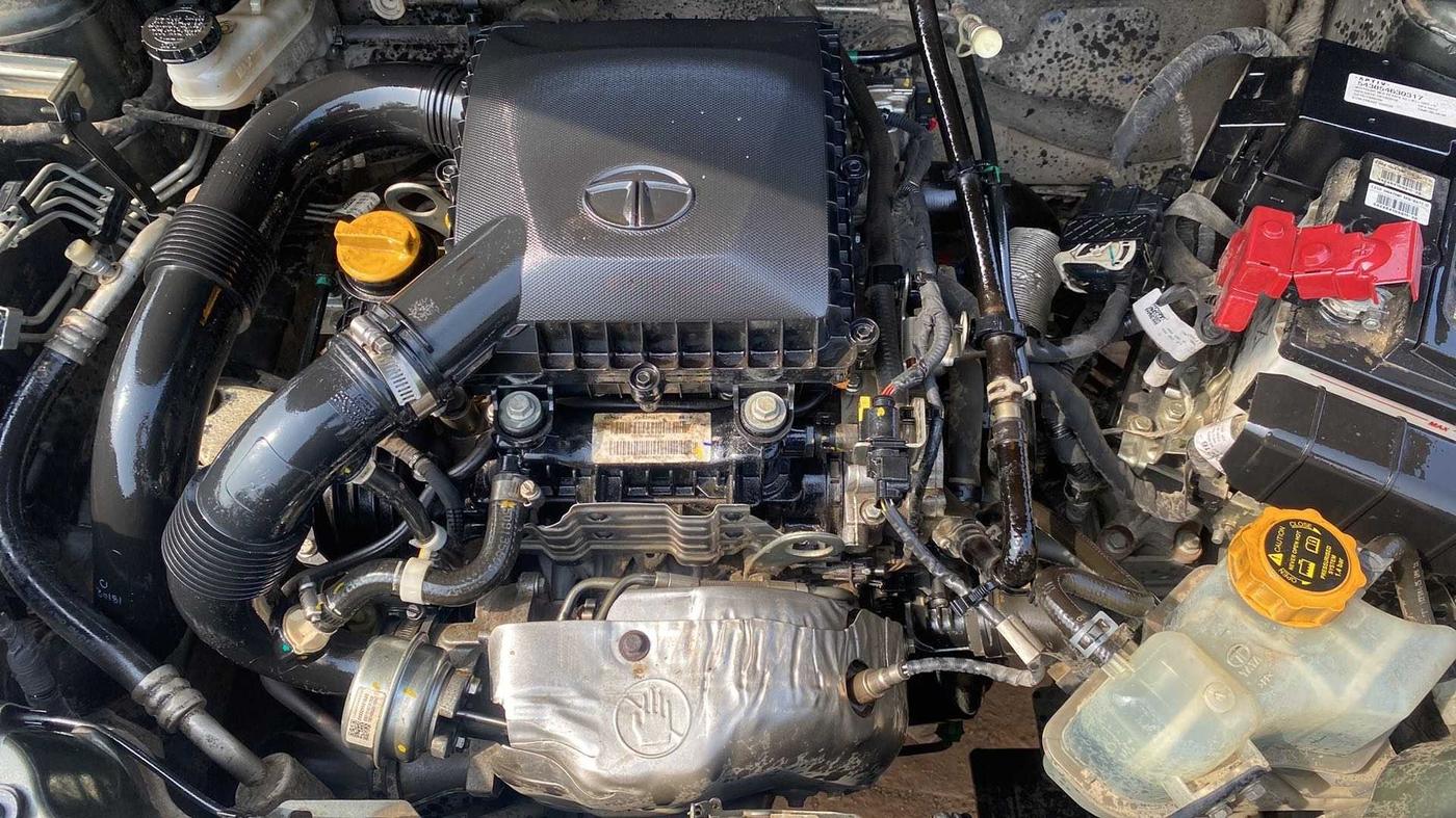 2020 Tata NEXON XZ PLUS (O) PETROL DUAL TONE, Petrol, Manual, 27,058 km, Open Bonet