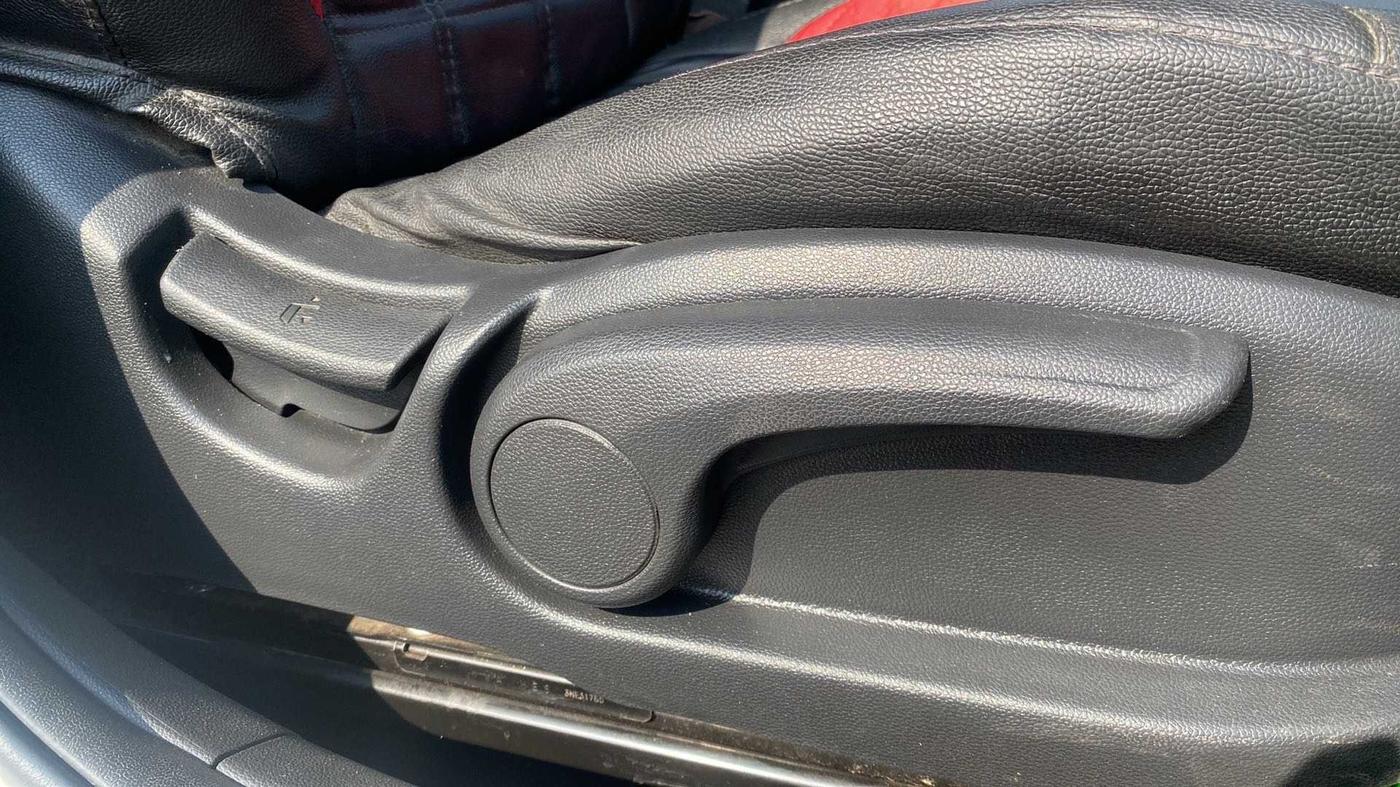 2018 Hyundai i20 Active 1.4 SX, Diesel, Manual, 91,891 km, Driver Side Adjustment Panel