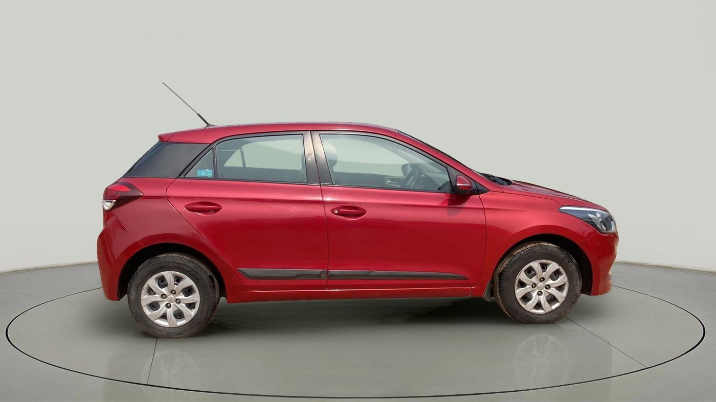 2015 Hyundai Elite i20 SPORTZ 1.4 CRDI, Diesel, Manual, 88,372 km, Right Side View