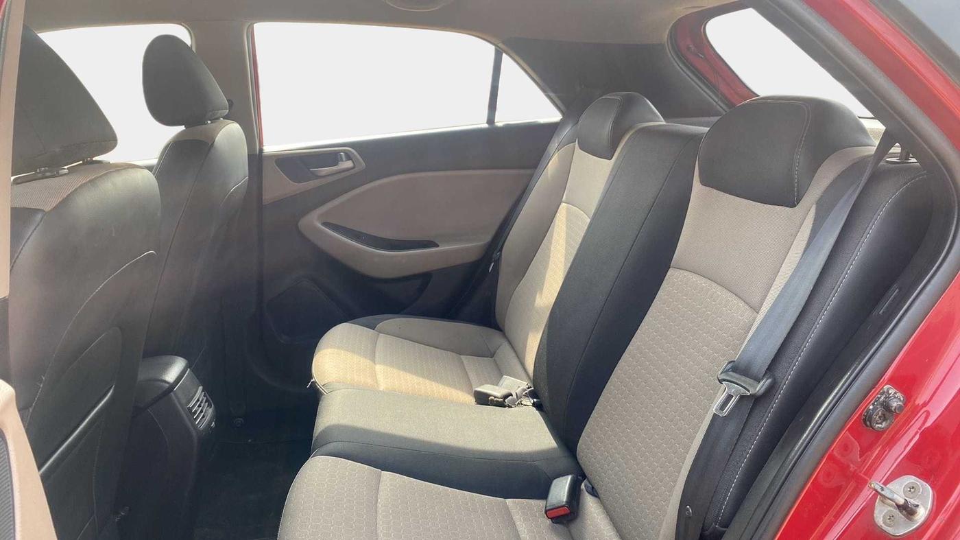 2015 Hyundai Elite i20 SPORTZ 1.4 CRDI, Diesel, Manual, 88,372 km, Right Side Rear Door Cabin