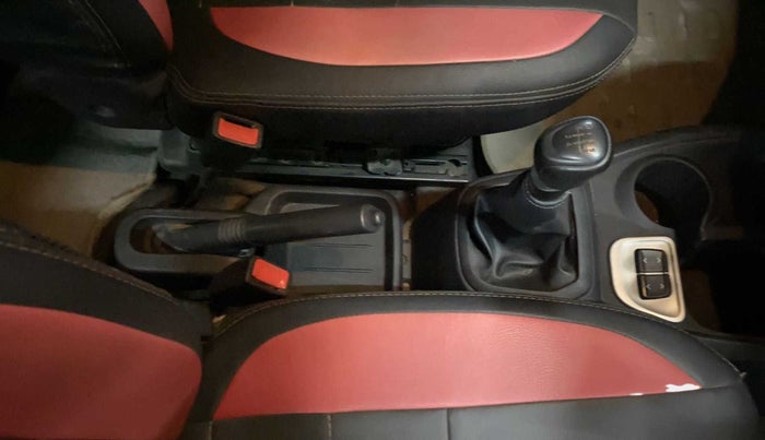 2018 Datsun Redi Go T (O), Petrol, Manual, 86,263 km, Gear Lever