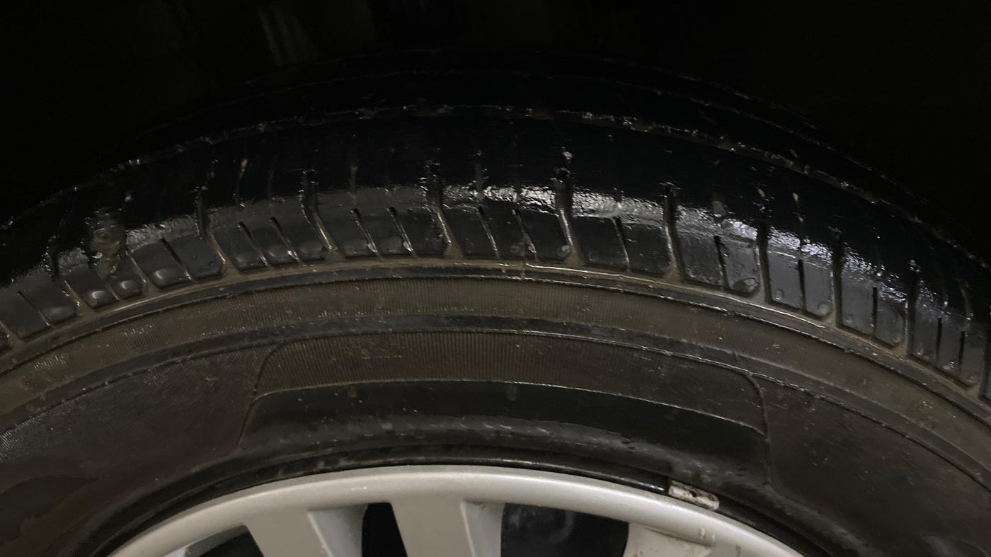 2023 Renault TRIBER RXE MT, Petrol, Manual, 77,962 km, Left Front Tyre Tread
