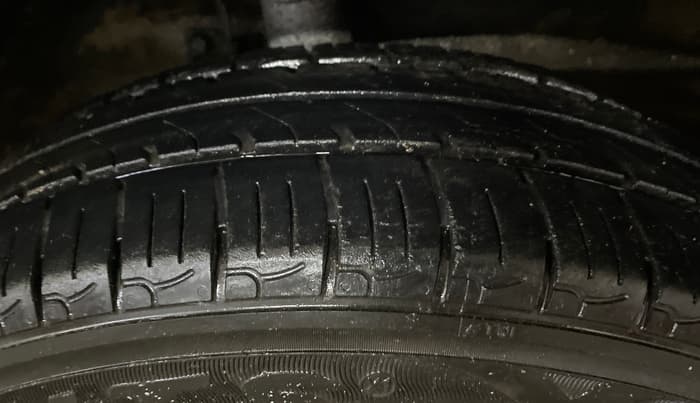 2015 Maruti Wagon R 1.0 LXI CNG, CNG, Manual, 1,22,030 km, Right Front Tyre Tread