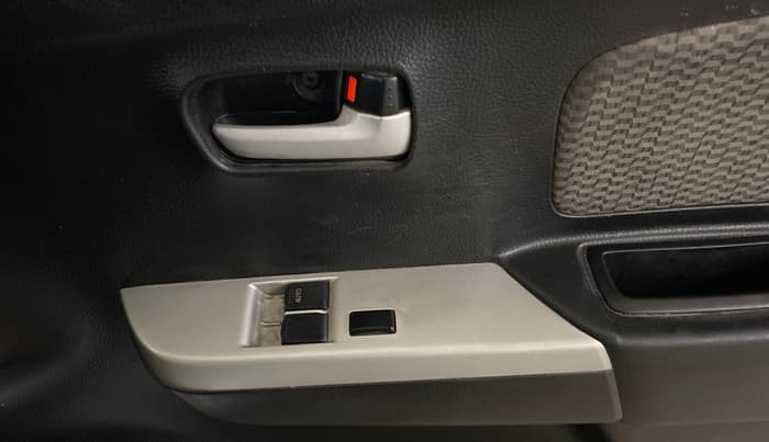 2015 Maruti Wagon R 1.0 LXI CNG, CNG, Manual, 1,22,030 km, Driver Side Door Panels Control
