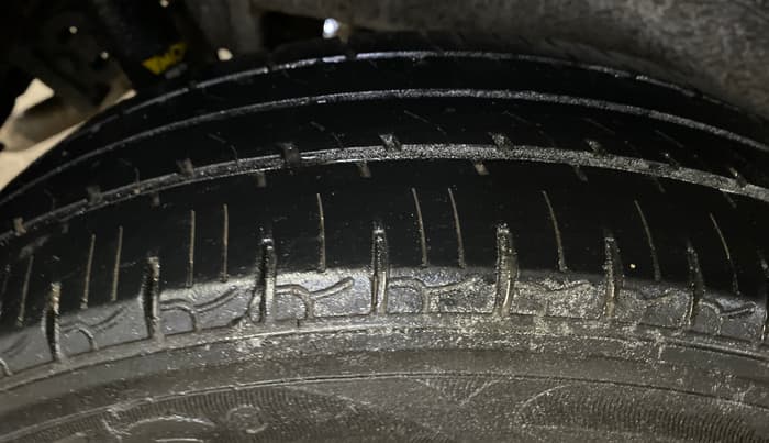 2015 Maruti Wagon R 1.0 LXI CNG, CNG, Manual, 1,22,030 km, Right Rear Tyre Tread