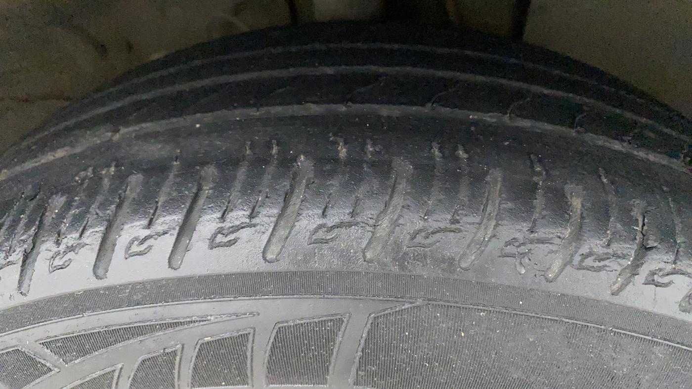 2019 Hyundai VENUE SX PLUS 1.0 TURBO DCT, Petrol, Automatic, 97,504 km, Right Front Tyre Tread