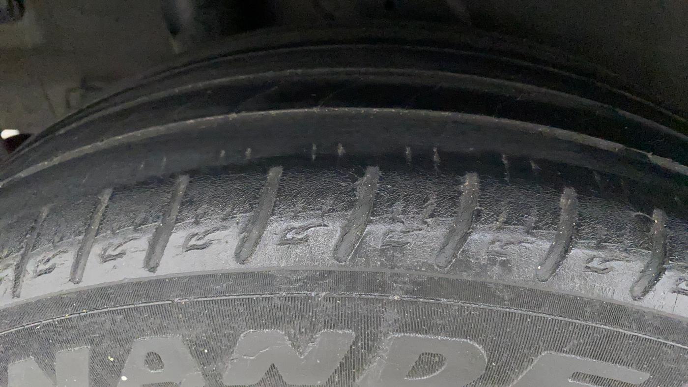 2019 Hyundai VENUE SX PLUS 1.0 TURBO DCT, Petrol, Automatic, 97,504 km, Right Rear Tyre Tread