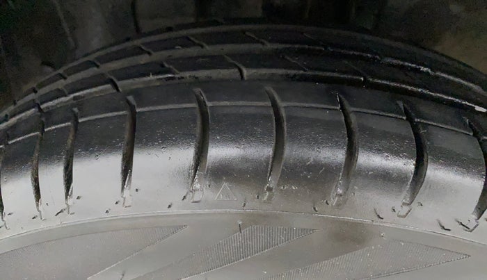 2016 Renault Kwid RXT 0.8, Petrol, Manual, 50,243 km, Left Front Tyre Tread