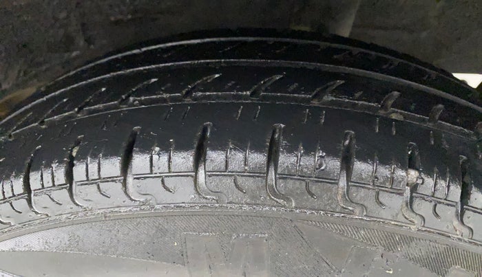 2016 Renault Kwid RXT 0.8, Petrol, Manual, 50,243 km, Left Rear Tyre Tread