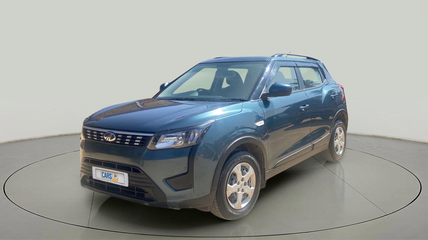 2020 Mahindra XUV300 W6 1.2 PETROL, Petrol, Manual, 7,785 km, Left Front Diagonal