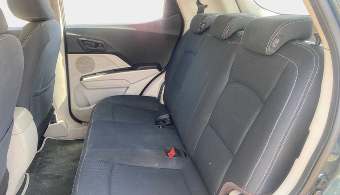 2020 Mahindra XUV300 W6 1.2 PETROL, Petrol, Manual, 7,785 km, Right Side Rear Door Cabin