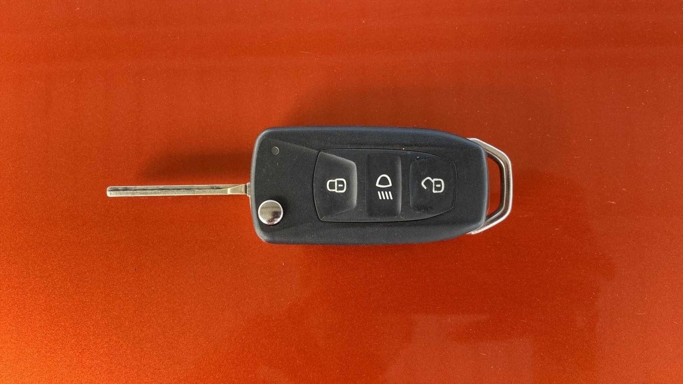 2022 Tata PUNCH ADVENTURE AMT, Petrol, Automatic, 11,890 km, Key Close Up