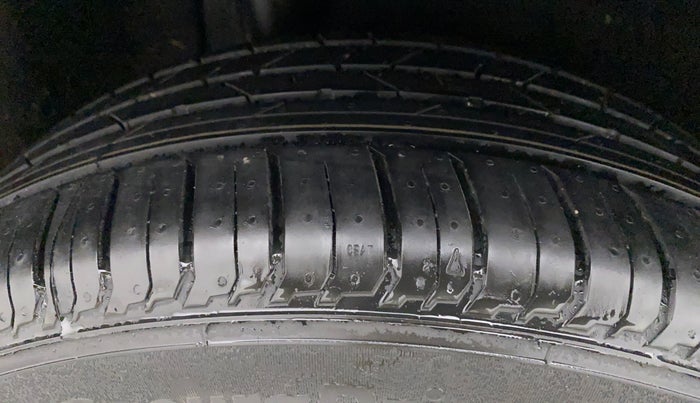2018 Maruti Baleno ZETA CVT PETROL 1.2, Petrol, Automatic, 30,728 km, Right Rear Tyre Tread