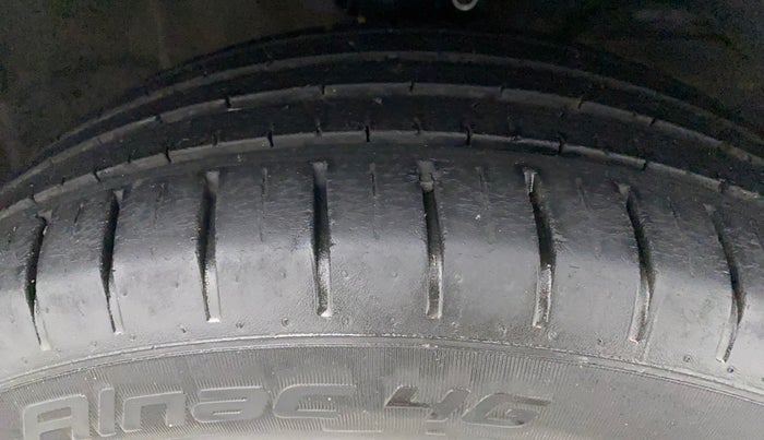 2018 Maruti Baleno ZETA CVT PETROL 1.2, Petrol, Automatic, 30,728 km, Right Front Tyre Tread
