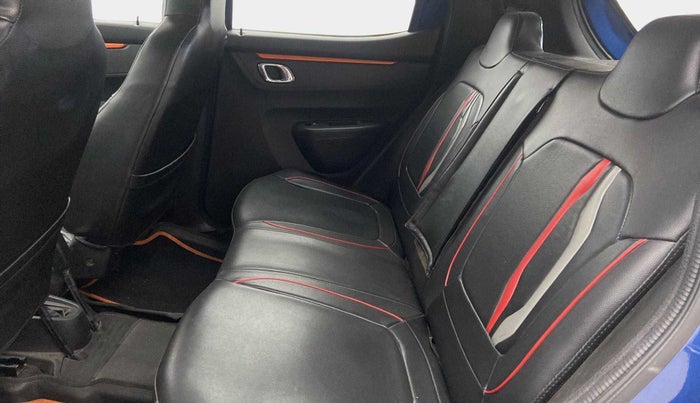 2020 Renault Kwid CLIMBER 1.0 AMT (O), Petrol, Automatic, 33,019 km, Right Side Rear Door Cabin