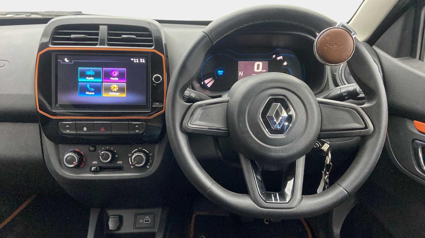 2020 Renault Kwid CLIMBER 1.0 AMT (O), Petrol, Automatic, 33,019 km, Steering Wheel Close Up
