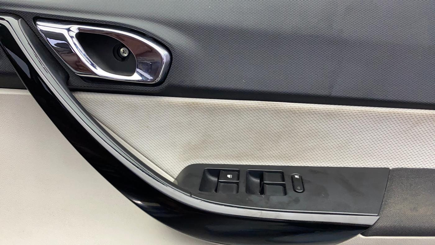 2022 Tata TIGOR XZ PLUS CNG, CNG, Manual, 23,015 km, Driver Side Door Panels Control
