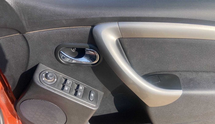 2021 Renault Duster RXZ 1.3 TURBO PETROL MT, Petrol, Manual, 22,588 km, Driver Side Door Panels Control