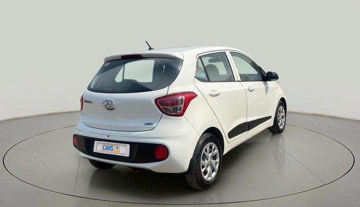 2017 Hyundai Grand i10 MAGNA 1.2 KAPPA VTVT, Petrol, Manual, 42,179 km, Right Back Diagonal