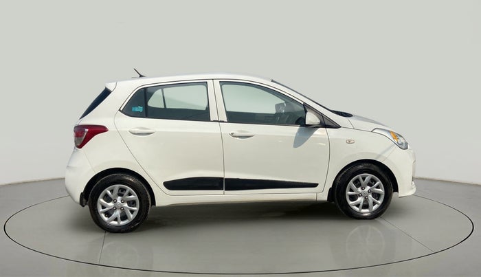 2017 Hyundai Grand i10 MAGNA 1.2 KAPPA VTVT, Petrol, Manual, 42,179 km, Right Side View