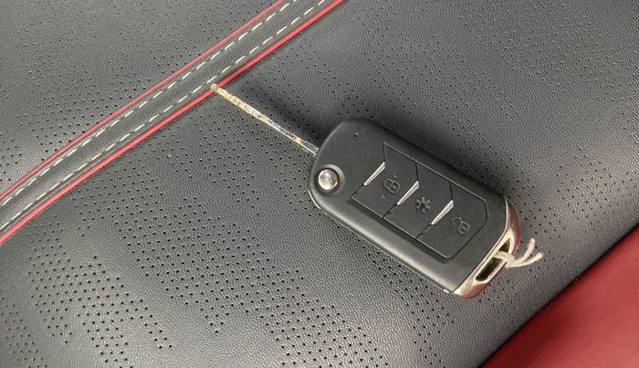 2021 Mahindra Thar LX PETROL HT 4WD AT, Petrol, Automatic, 47,241 km, Key Close Up