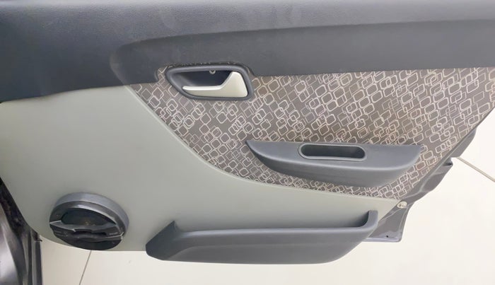 2017 Maruti Alto 800 LXI O, Petrol, Manual, 84,448 km, Driver Side Door Panels Control